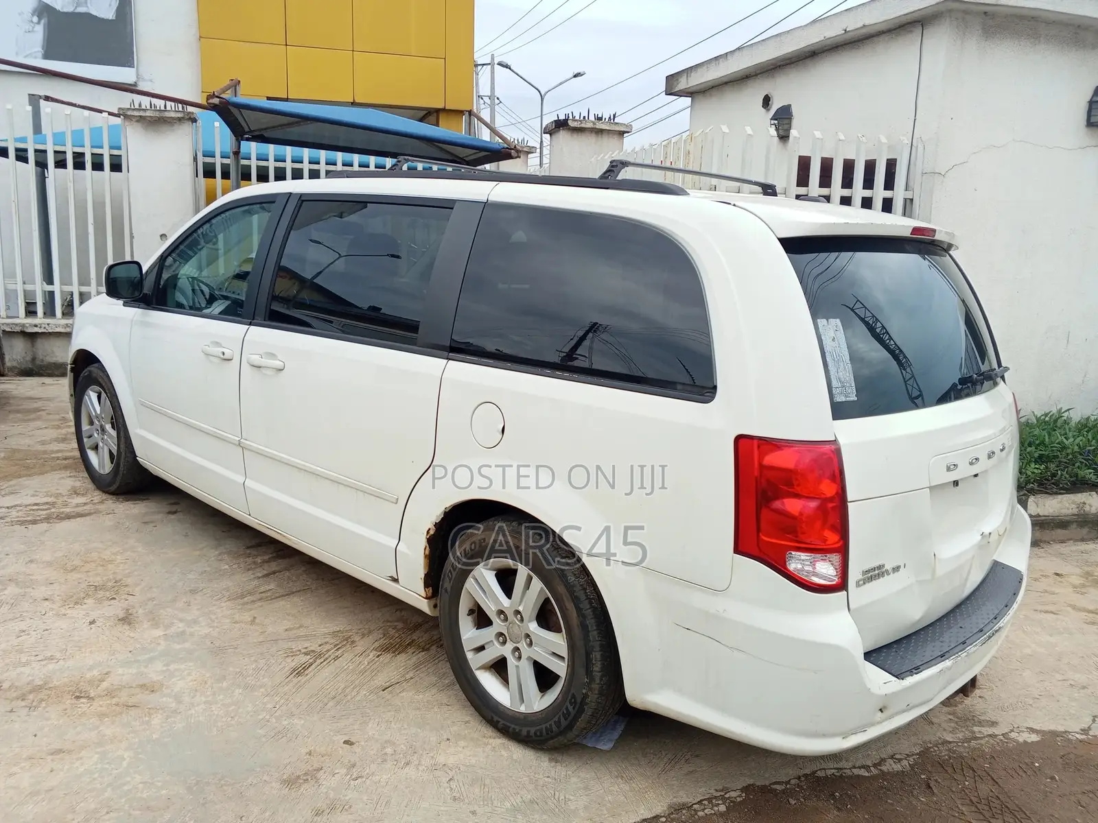 Dodge Caravan 2012 White