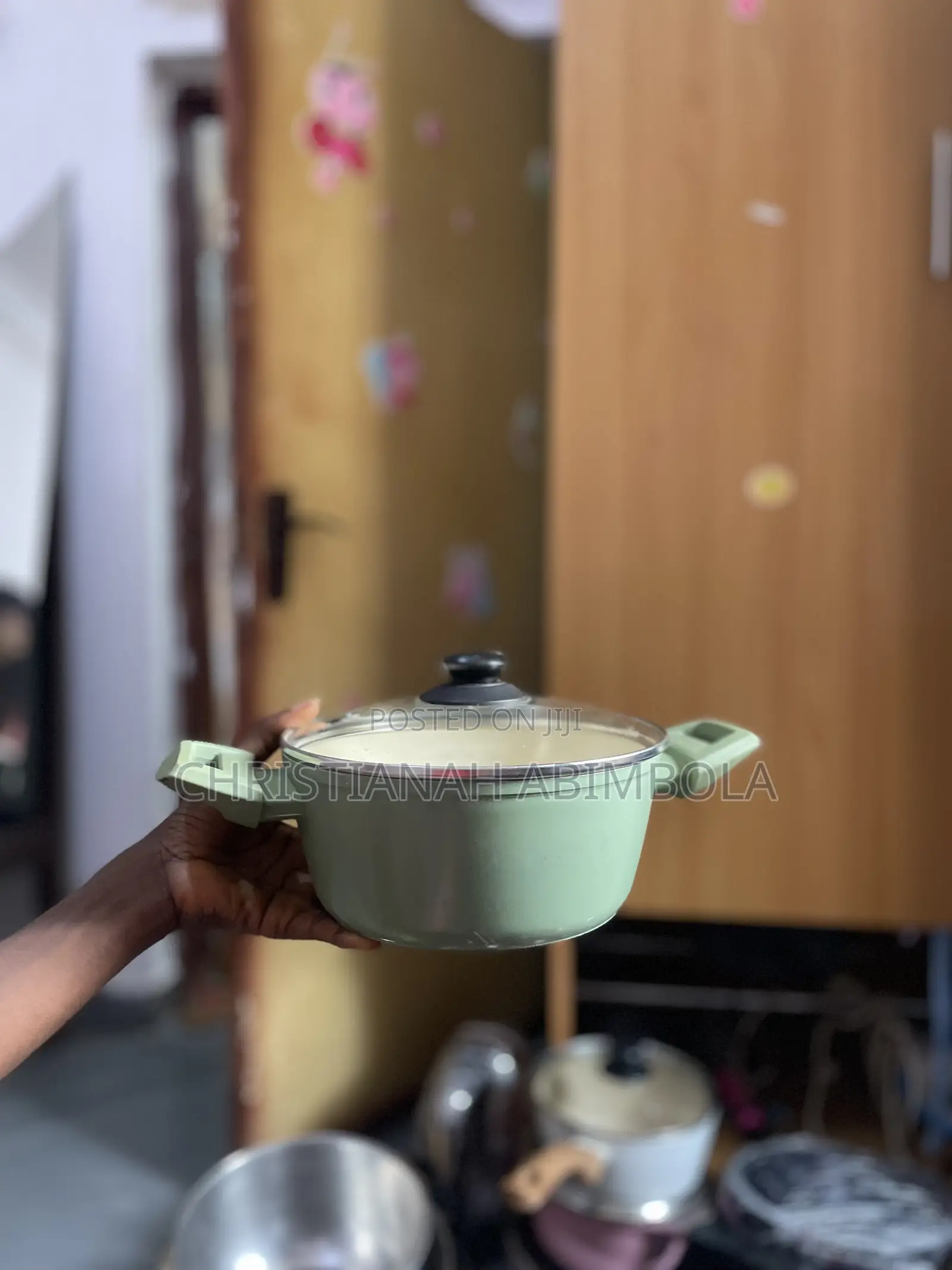 Neatly Used Lemon Pot – Good Condition