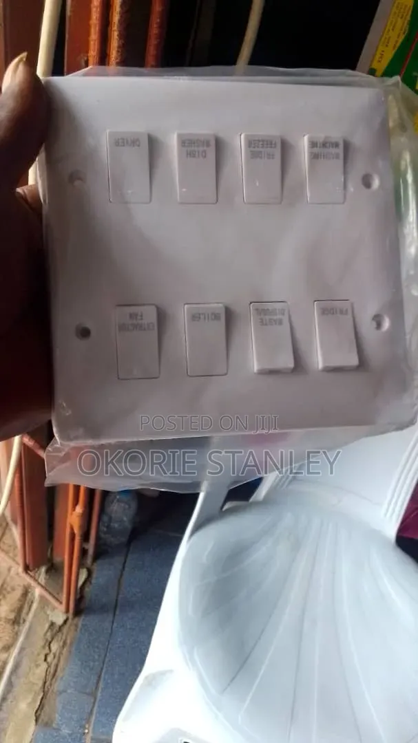8gang Socket Switch White/Silver