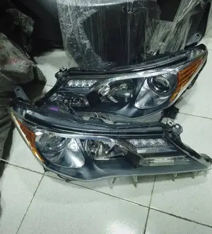 Headlight Rav4 2015