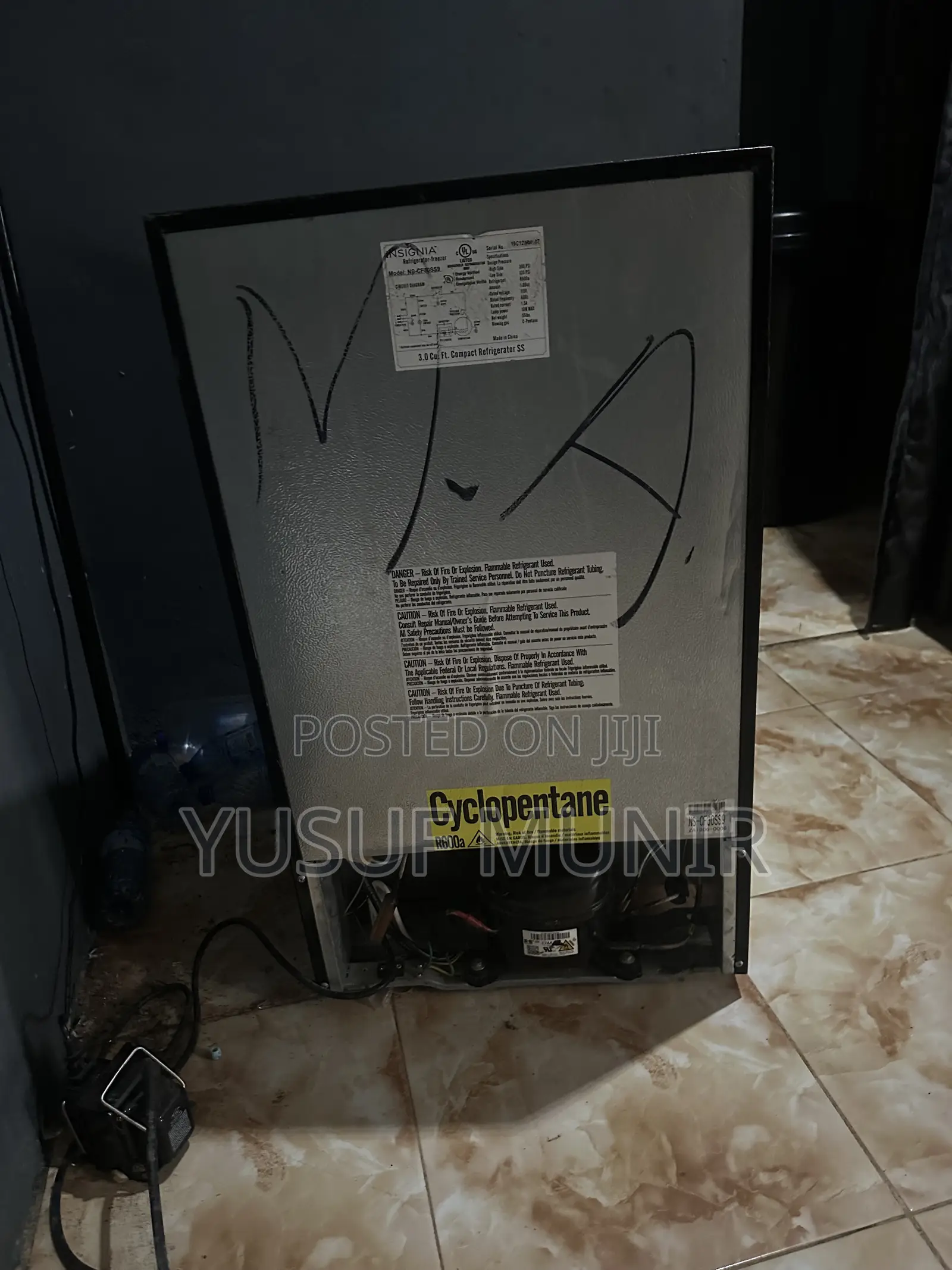 Insignia Small Refrigerator/Fridge With Freezer