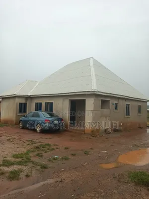 3bdrm House in Zakoyi, Dutse-Alhaji for sale