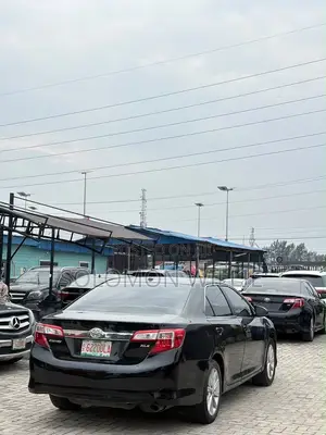 Toyota Camry XLE 4dr Sedan (2.5L 4cyl 6A) 2012 Black