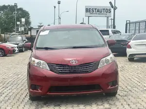 Toyota Sienna 2013 Red