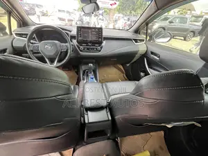 Toyota Corolla 2022 Silver