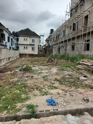 Unusually 374sqm Half Plot Inside the Prestigious Kayfarm Estate Ogba