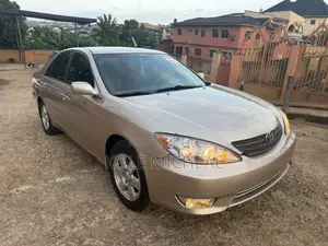 Toyota Camry 2005 Gold