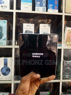 Samsung Galaxy Z Fold 3 256 GB Gold