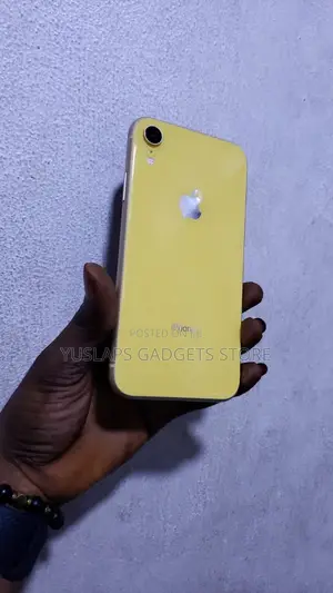 Apple iPhone XR 64 GB Yellow