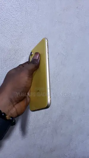 Apple iPhone XR 64 GB Yellow
