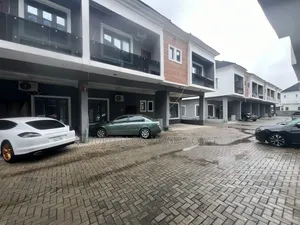 3bdrm Duplex in Harris Drive By Vgc for rent