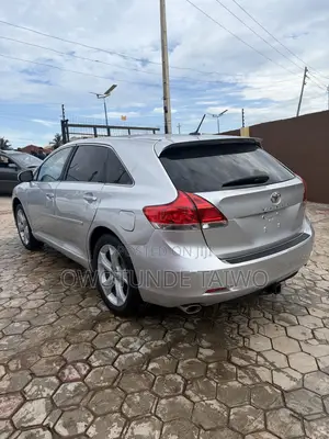 Toyota Venza 2010 Silver