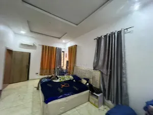 4bdrm Duplex in Harris Drive By Vgc for rent