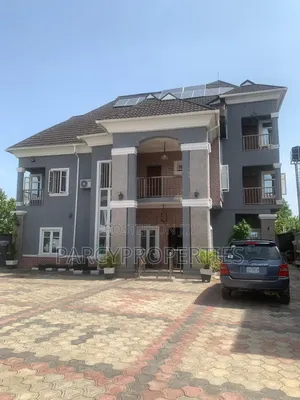5bdrm Penthouse in Off Lekki-Epe Expressway for sale