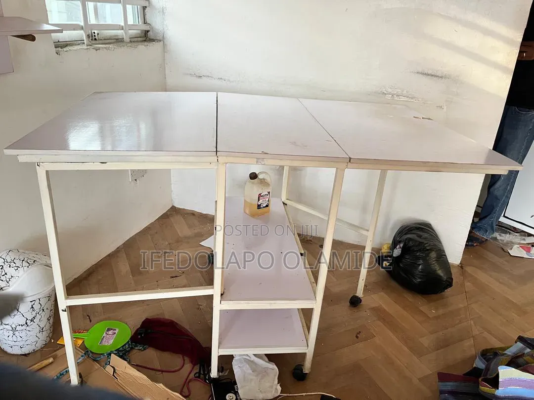 Cutting Table