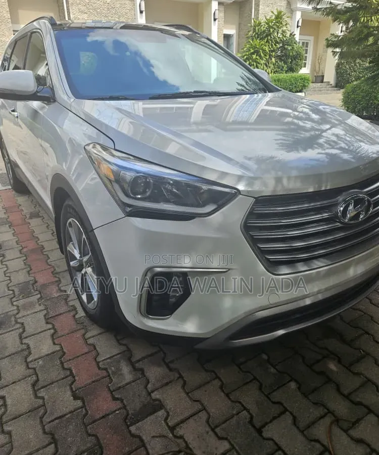 Hyundai Santa Fe 2017 White