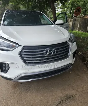 Hyundai Santa Fe 2017 White