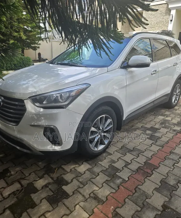 Hyundai Santa Fe 2017 White