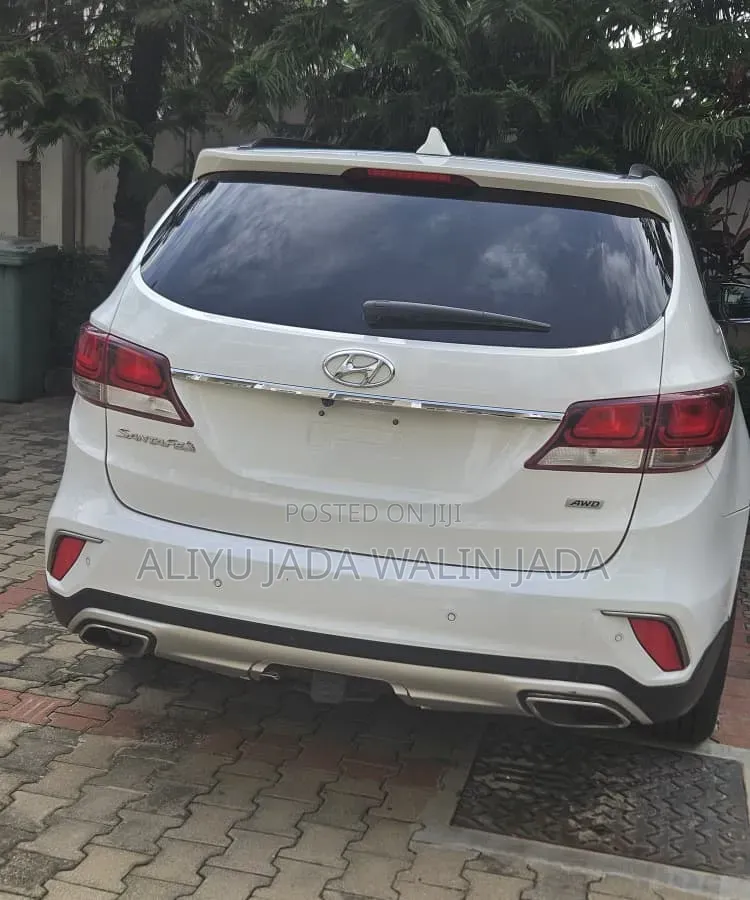 Hyundai Santa Fe 2017 White