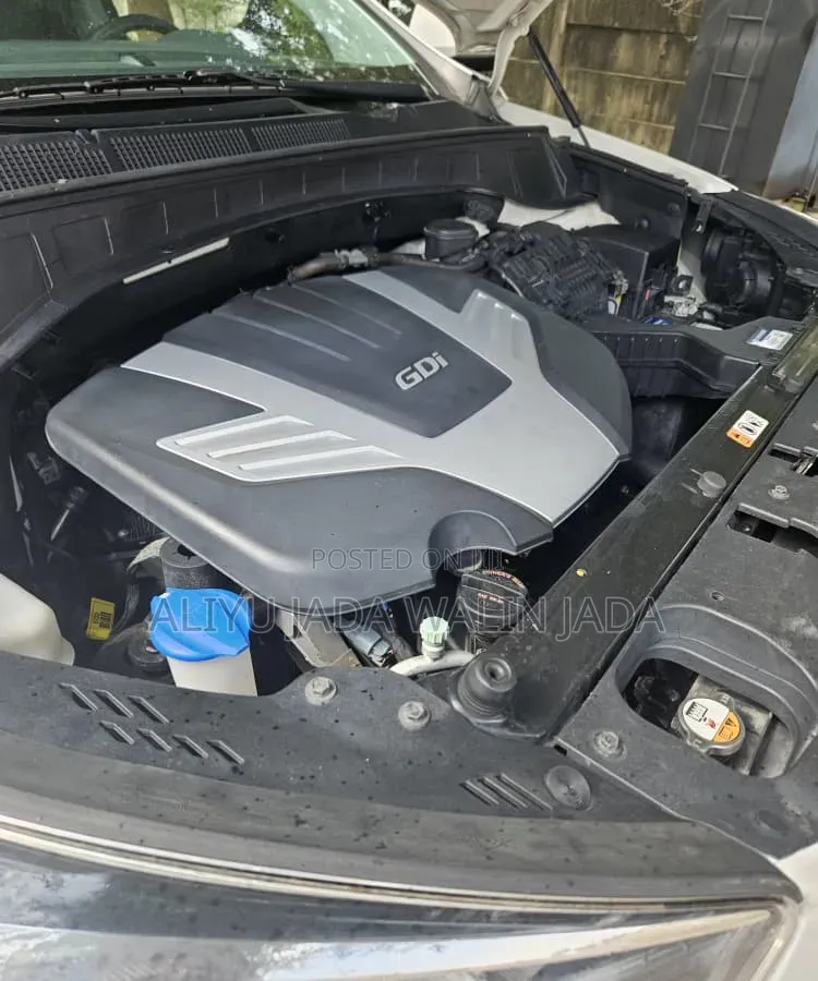 Hyundai Santa Fe 2017 White