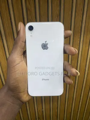 Apple iPhone XR 64 GB White