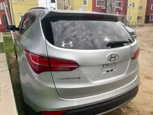 Hyundai Santa Fe GLS 4dr SUV AWD (3.3L 6cyl 6A) 2014 Silver