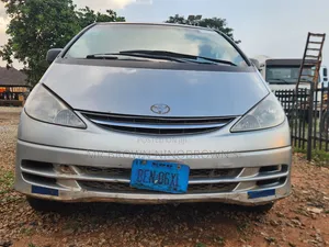 Toyota Previa 2000 Silver
