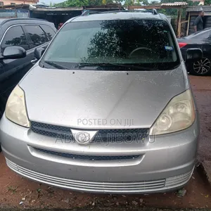 Toyota Sienna LE AWD 2005 Silver