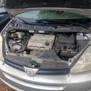 Toyota Sienna LE AWD 2005 Silver