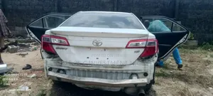 Toyota Camry LE 4dr Sedan (2.5L 4cyl 6A) 2013 White