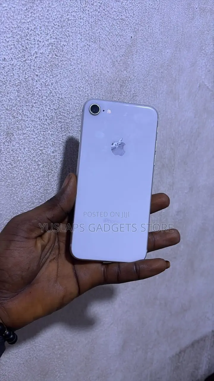 Apple iPhone 8 64 GB White