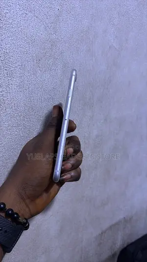 Apple iPhone 8 64 GB White