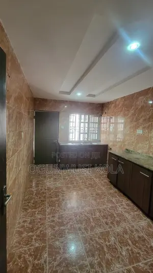 3bdrm Block of Flats in Magodo for rent