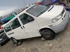 Volkswagen Transporter 2005 White