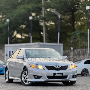Toyota Camry 2010 Silver