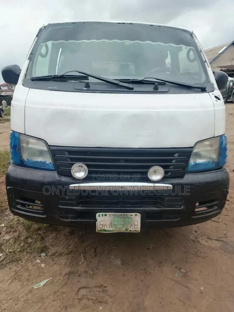 Nissan Caravan (Urvan) 2001 White
