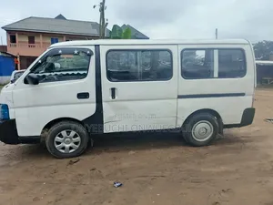 Nissan Caravan (Urvan) 2001 White