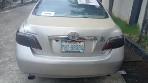 Toyota Camry XLE V6 4dr Sedan (3.5L 6cyl 6AM) 2010 Silver