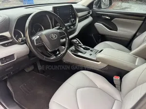 Toyota Highlander XLE 2021 Black