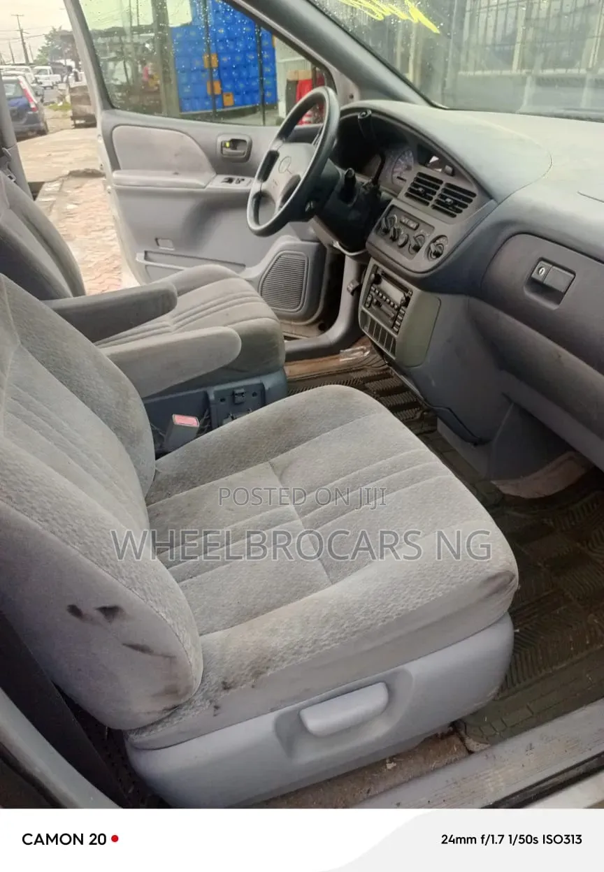 Toyota Sienna CE 2003 Silver