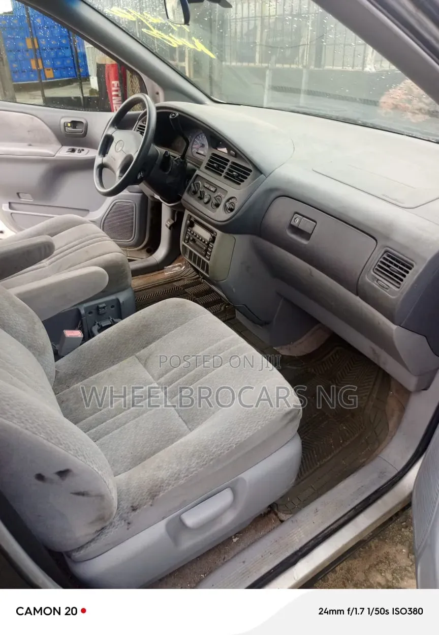 Toyota Sienna CE 2003 Silver