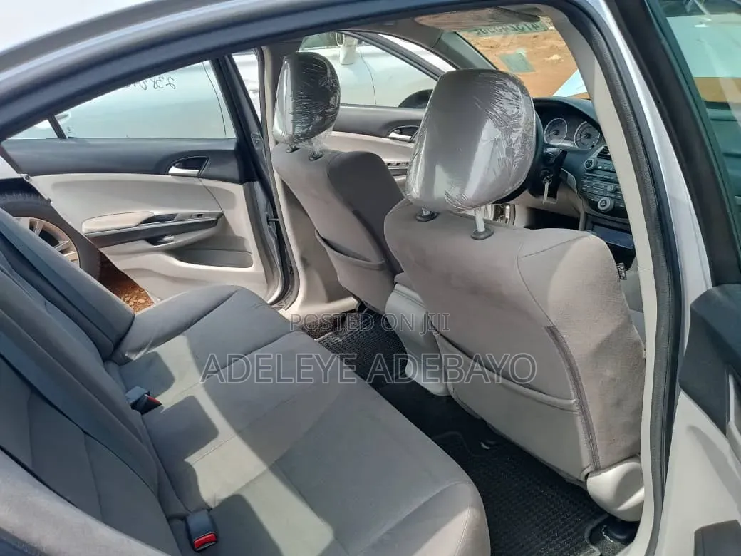 Honda Accord 2.0 Estate Automatic 2012 Silver