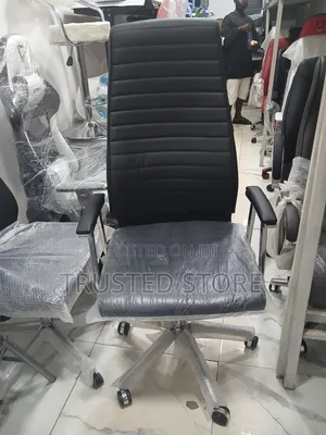Executive Swivel Office Chair