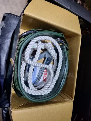 Lineman Safety Belt With a Work Positioning Lanyard