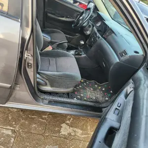 Toyota Corolla 2004 Gray