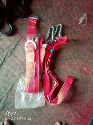 Safety Harness Belt With an Adjustable Lanyard