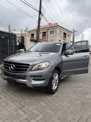 Mercedes-Benz M Class ML350 4MATIC 4dr SUV AWD (3.5L 6cyl 7A) 2015 Gray