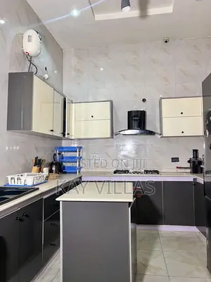 Luxury 1 Bedroom Shortlet With Snooker