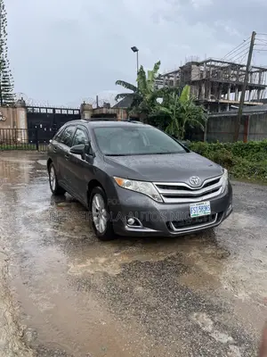 Toyota Venza LE 2012 Gray