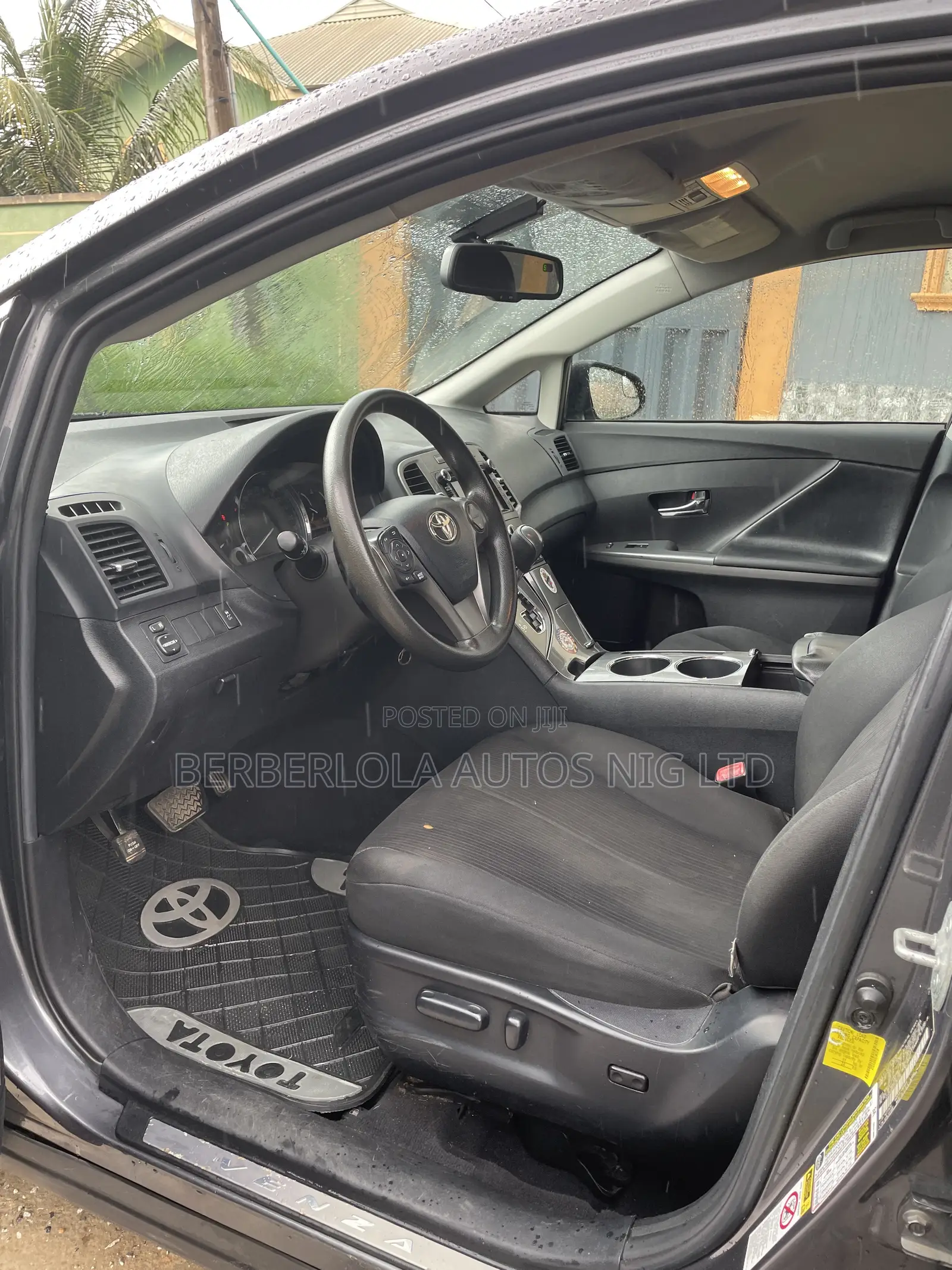 Toyota Venza LE 2012 Gray